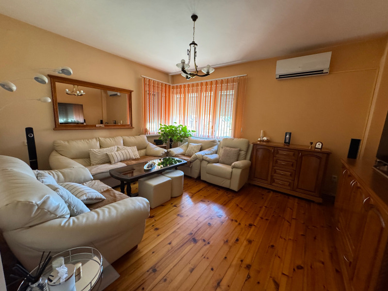Till salu  Hus Golv region Stara Zagora , Kazanlak , 250 kvm | 28630136 - bild [3]