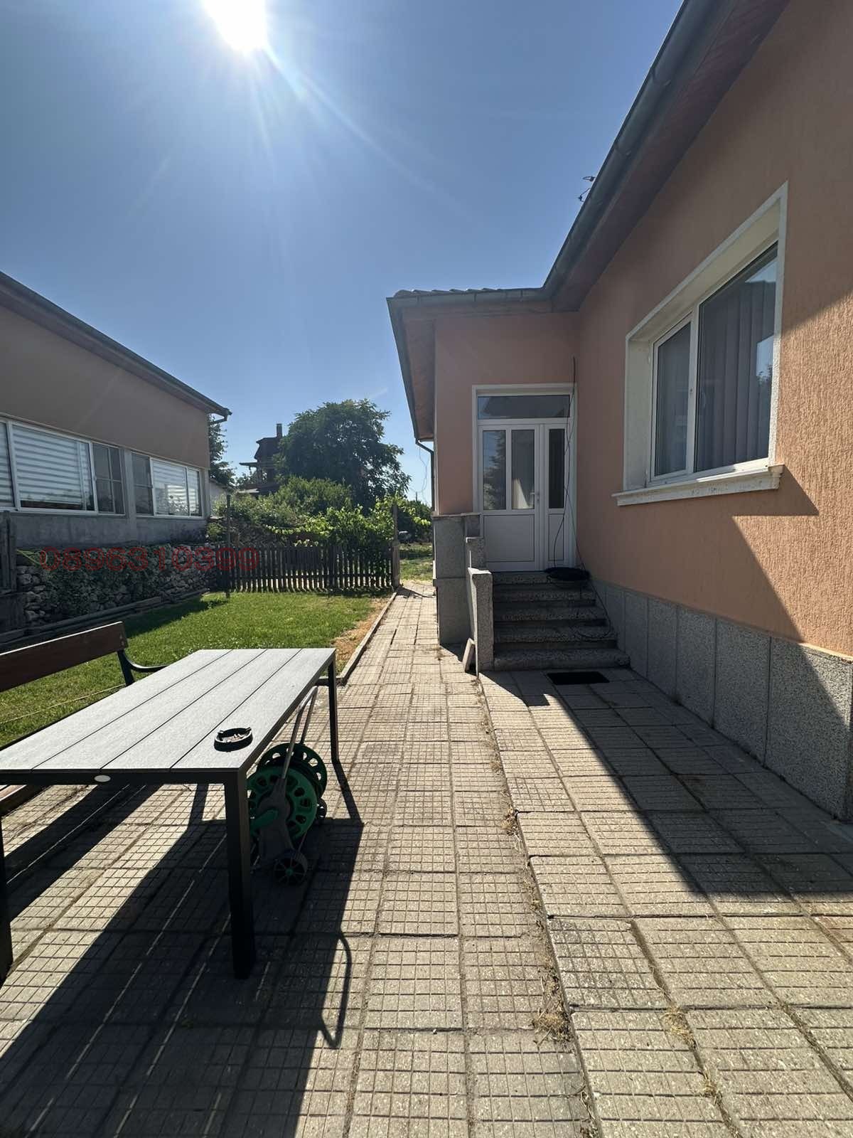 Продава КЪЩА, с. Маноле, област Пловдив, снимка 2 - Къщи - 56004059