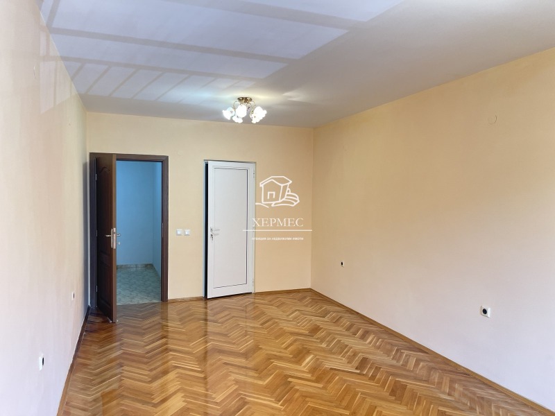 Продава  3-стаен, град Бургас, Възраждане •  220 000 EUR • ID 29916333 — holmes.bg - [1] 