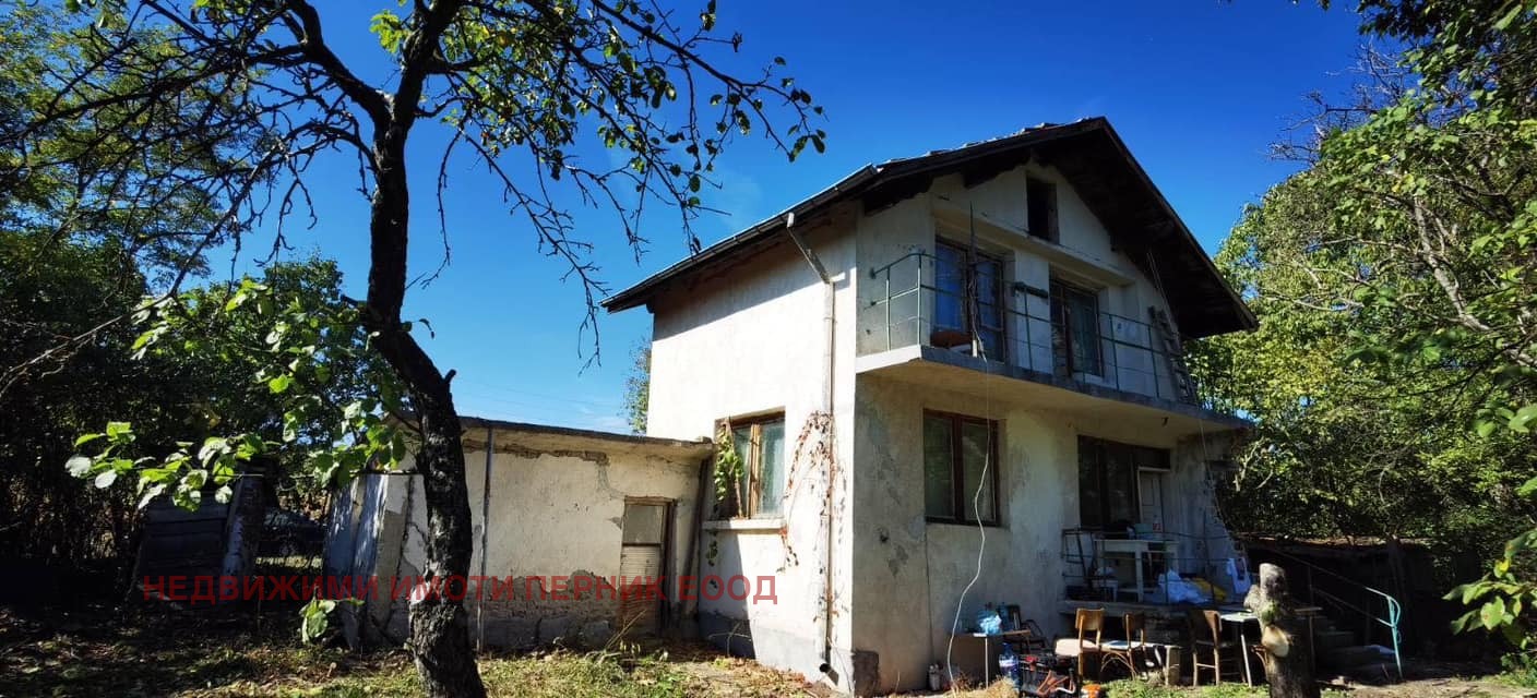 Продава КЪЩА, с. Расник, област Перник, снимка 2 - Къщи - 54423047