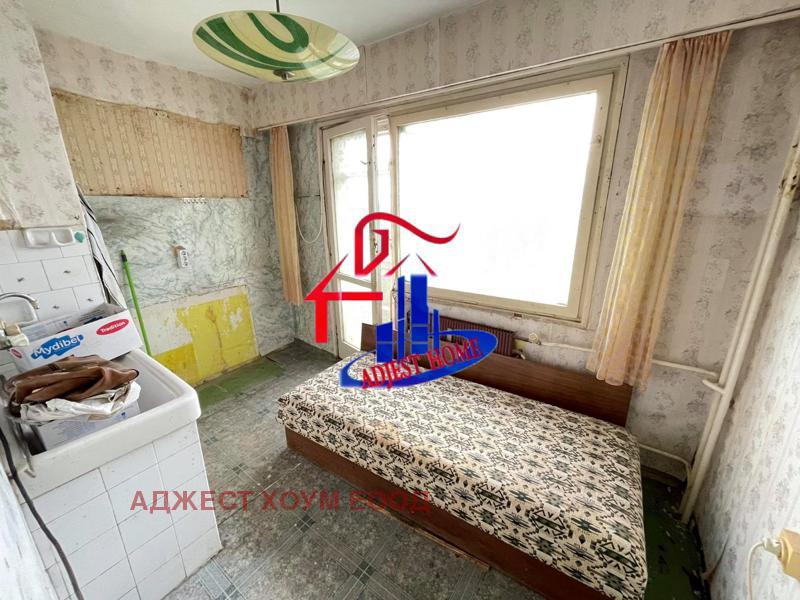 Продава  1-стаен град Шумен , 5-ти полк , 37 кв.м | 52973701 - изображение [2]