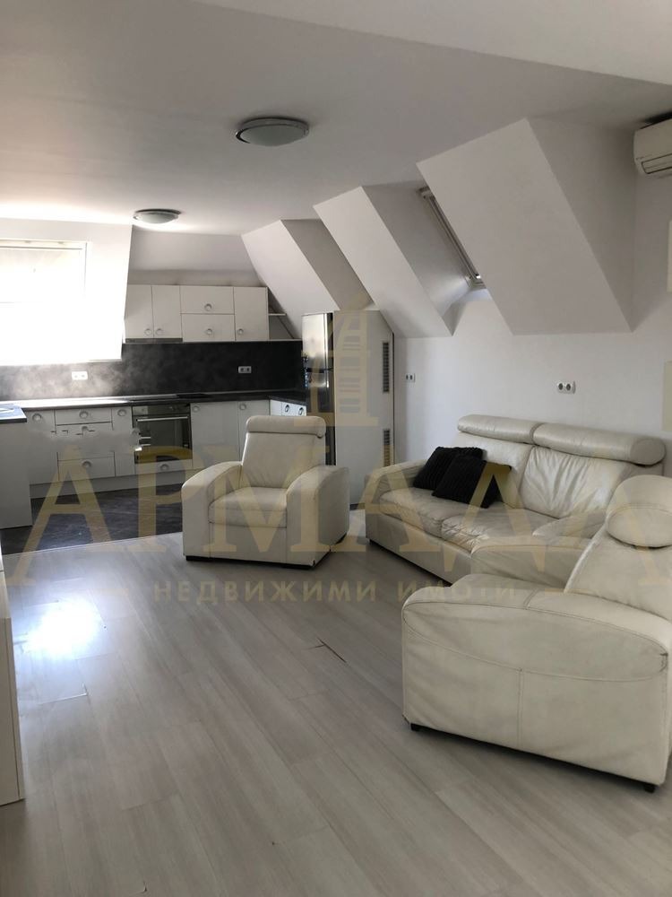 En venta  2 dormitorios Plovdiv , Kyuchuk Parizh , 110 metros cuadrados | 77848808 - imagen [2]
