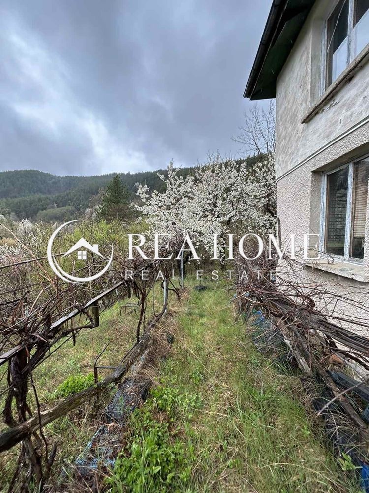 Продава КЪЩА, с. Свидня, област София област