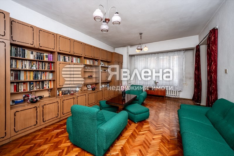 Продава 3-СТАЕН, гр. София, Оборище, снимка 2 - Апартаменти - 54208967