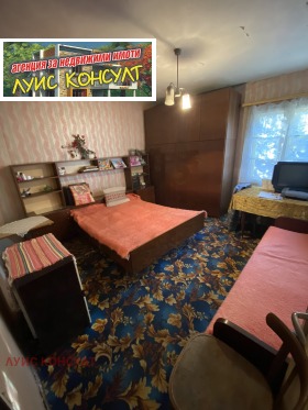 Casa Shirok tsentar, Montana 5