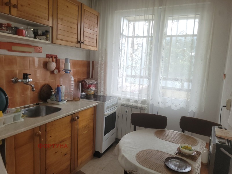 Продава  3-стаен град Русе , Възраждане , 98 кв.м | 76758078 - изображение [6]