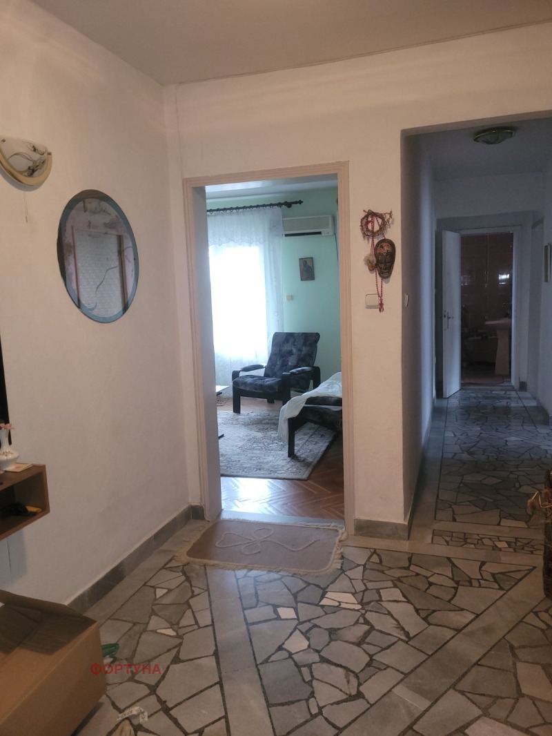 Продава  3-стаен град Русе , Възраждане , 98 кв.м | 76758078 - изображение [2]