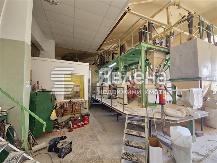 Zu verkaufen  Industriegebäude region Lowetsch , Lukowit , 6893 qm | 13007629 - Bild [2]