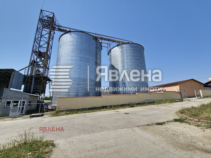 Zu verkaufen  Industriegebäude region Lowetsch , Lukowit , 6893 qm | 13007629