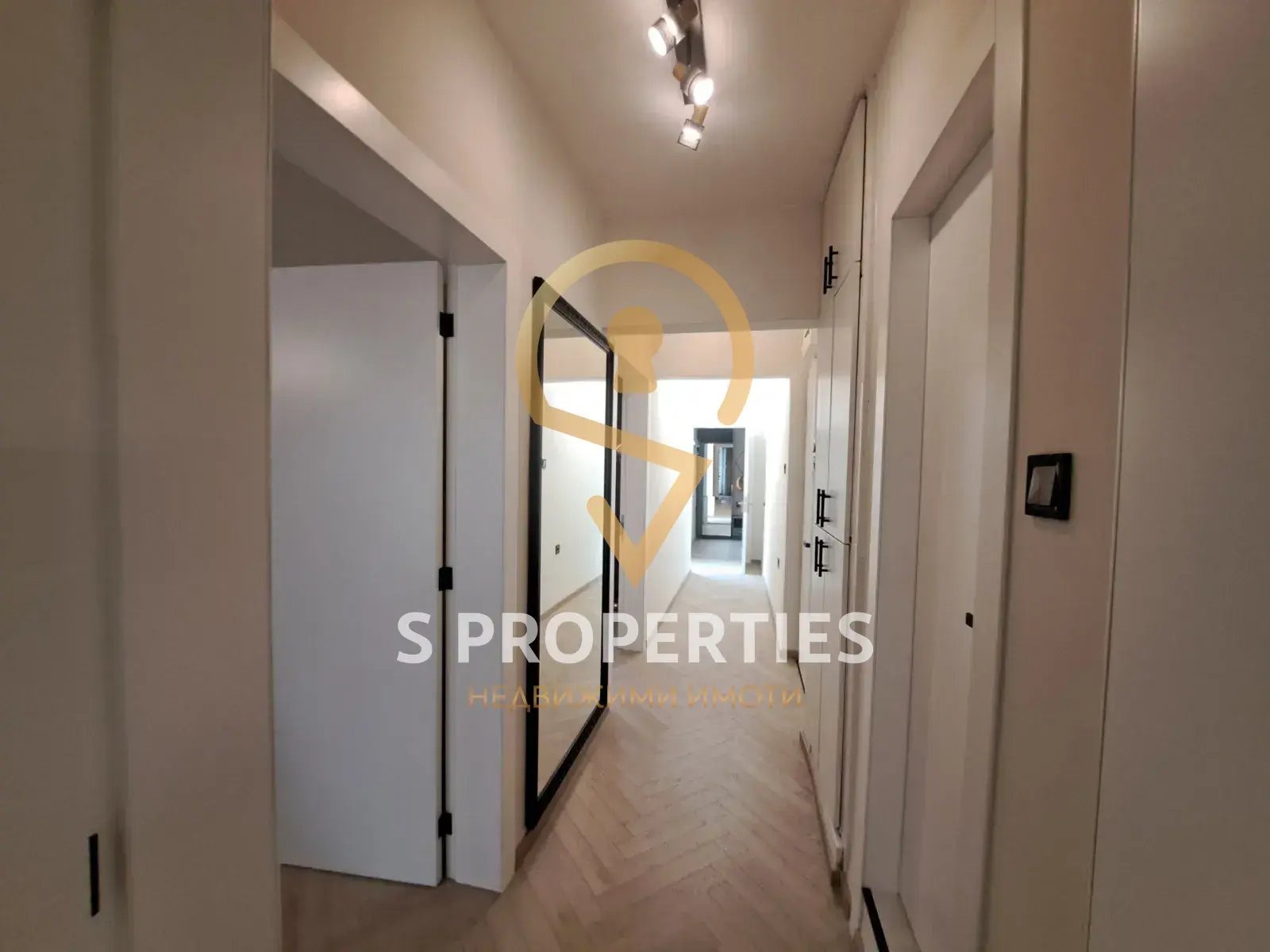 Продава МНОГОСТАЕН, гр. Варна, Център, снимка 11 - Апартаменти - 55574649