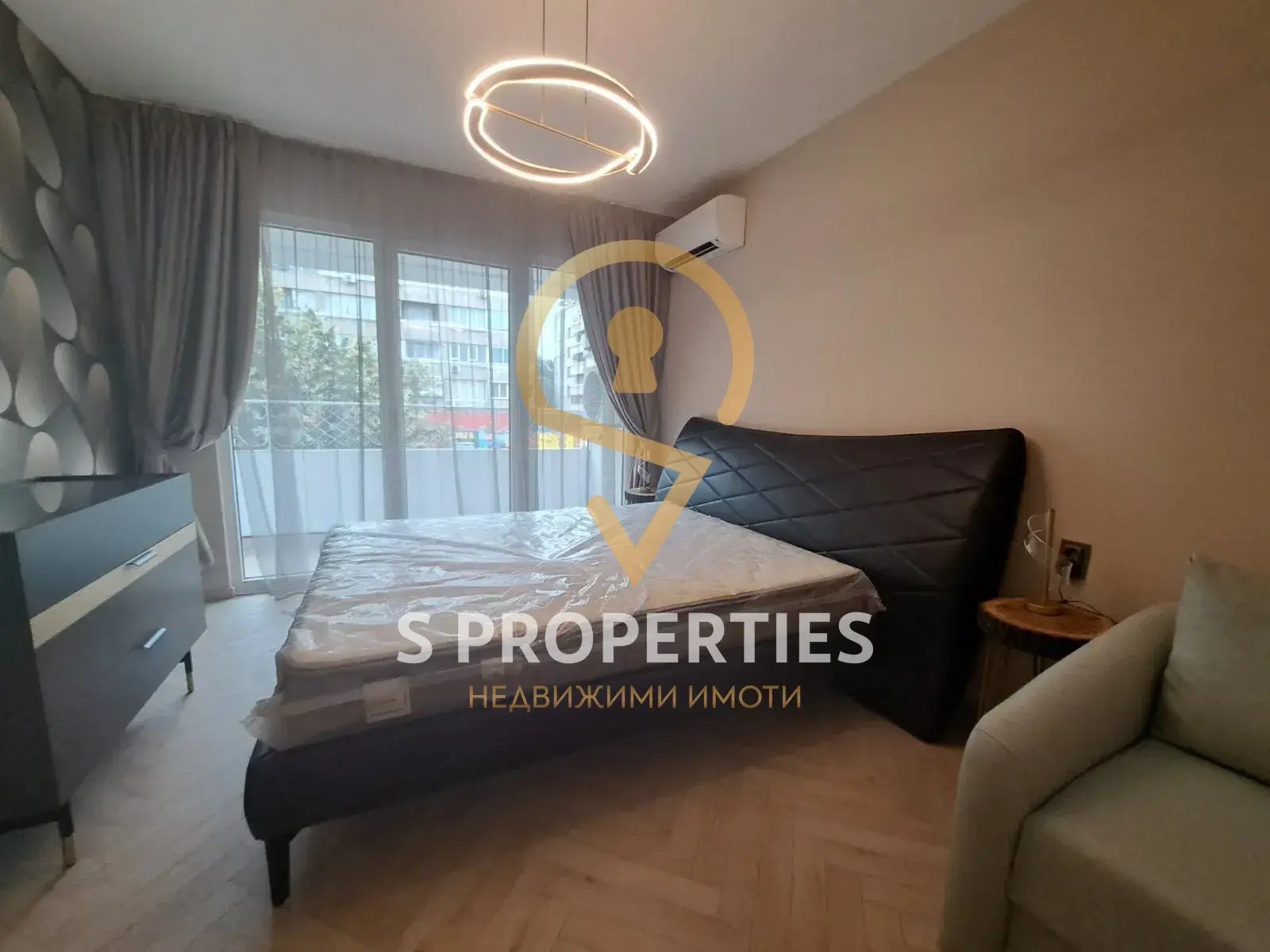 Продава МНОГОСТАЕН, гр. Варна, Център