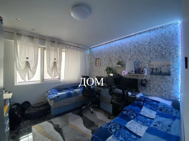 Продава 3-СТАЕН в град Шумен, 5-ти полк - 80 кв.м / 138 000 € » 269 904.54 лв., ДОМ