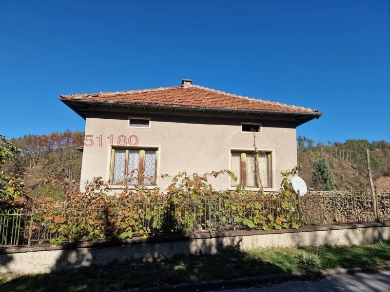Продава КЪЩА, с. Петрич, област София област, снимка 2 - Къщи - 53006572