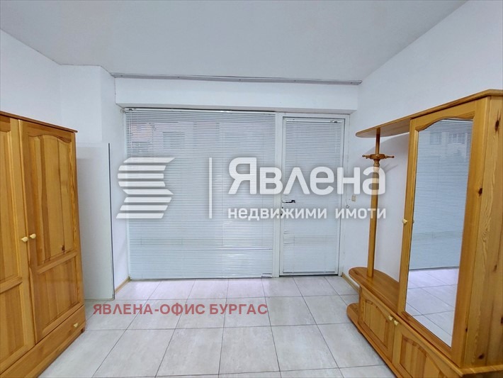 Продава МАГАЗИН, гр. Бургас, Лазур, снимка 3 - Магазини - 52356181