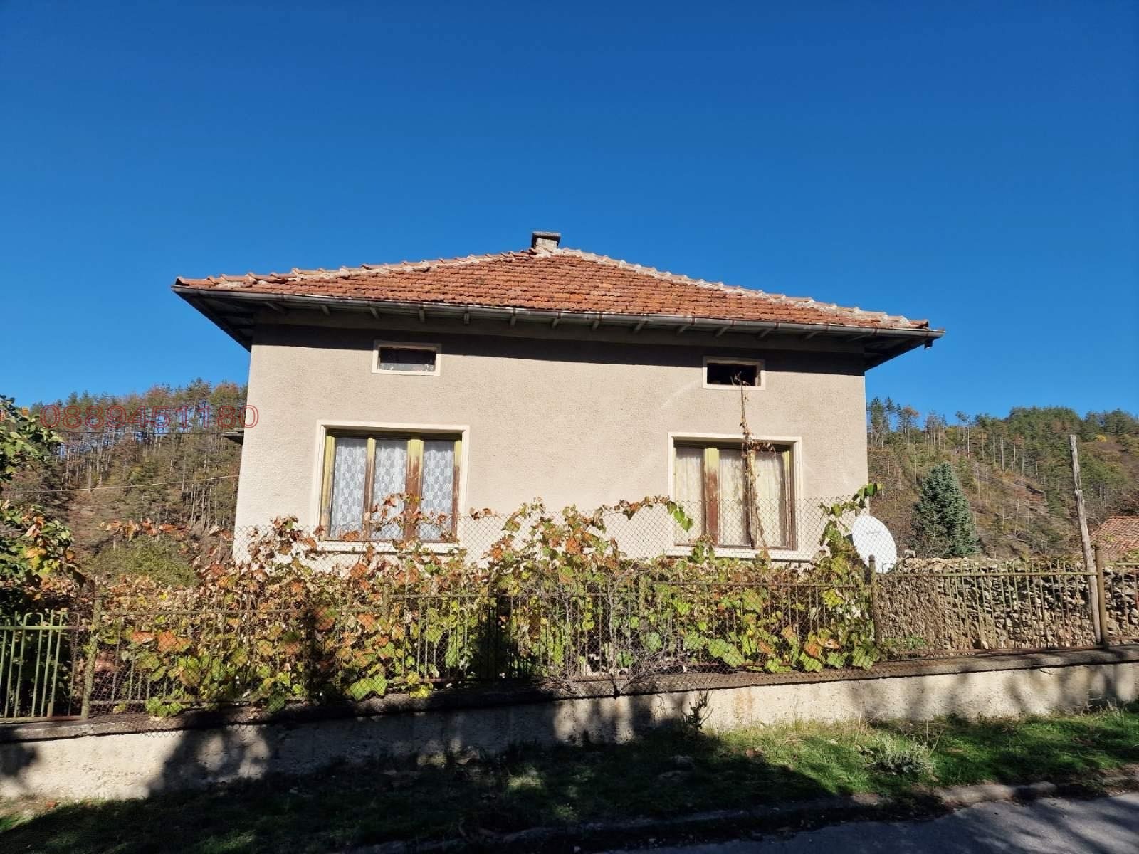 Продава КЪЩА, с. Петрич, област София област, снимка 2 - Къщи - 53659856