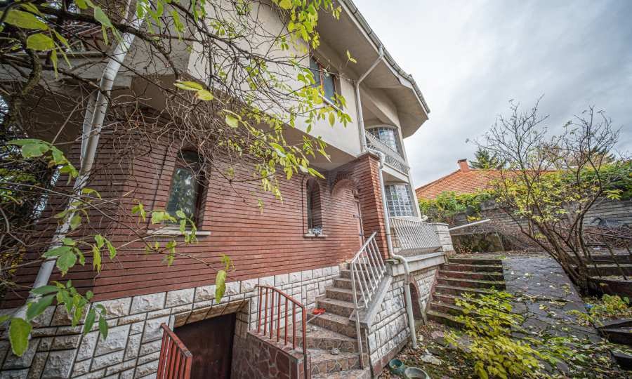 Продава КЪЩА, гр. София, гр. Банкя, снимка 2 - Къщи - 55465724