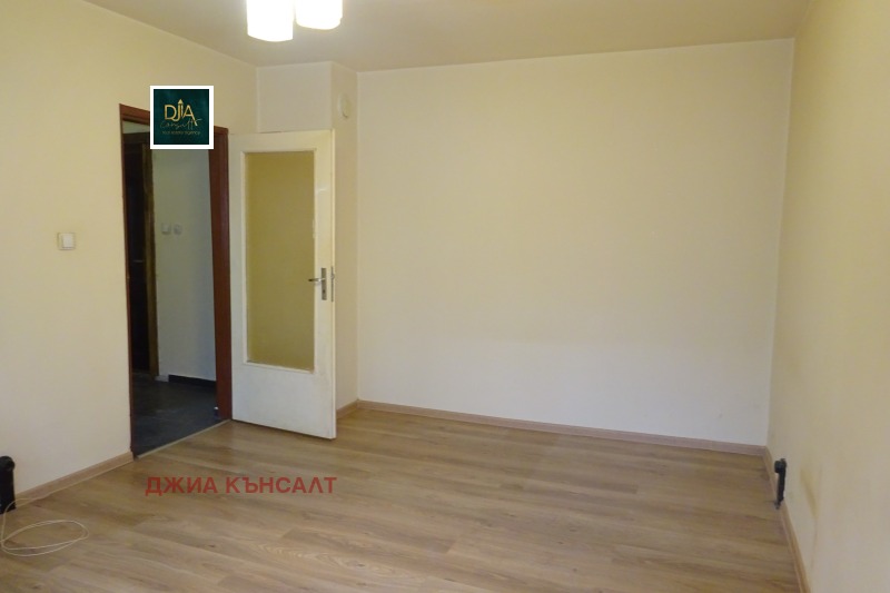 Продава  2-стаен град Перник , Изток , 72 кв.м | 62216085 - изображение [9]