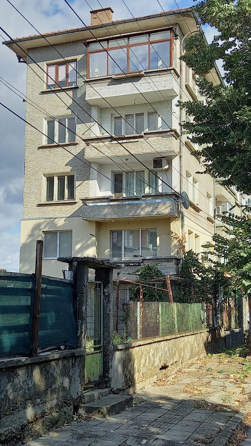 Продава 3-СТАЕН, област Габрово, гр. Севлиево • 98000 € / 191671.34 лв. • 64043333 1