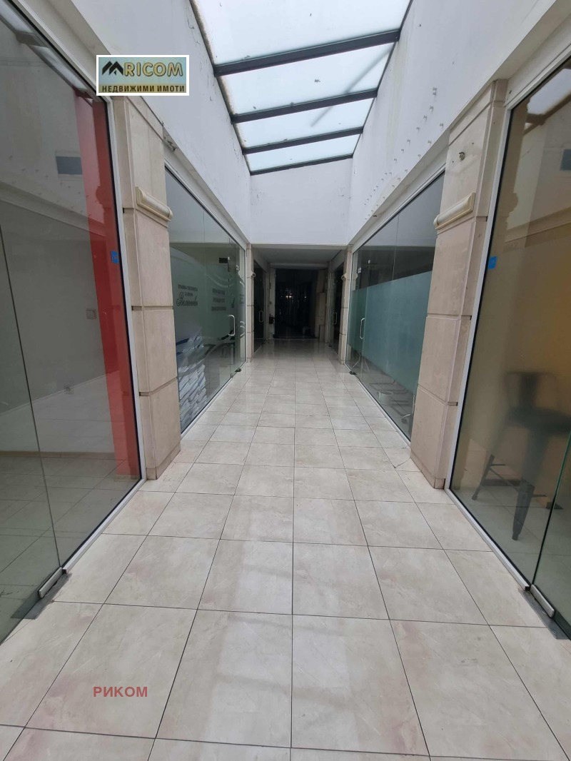 Продава ОФИС, град Плевен, Идеален център • 48000 € / 93879.84 лв. • 13415861 1