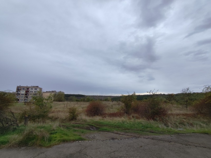 Продава  Парцел град Перник , Тева , 935 кв.м | 70174548 - изображение [2]