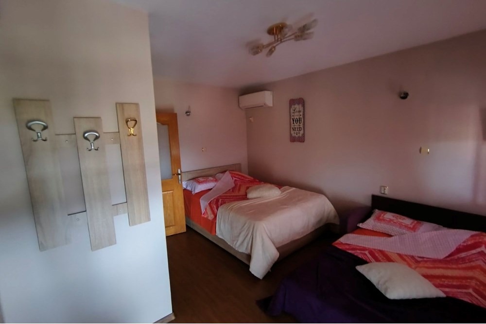 Продава КЪЩА, с. Ловец, област Шумен, снимка 5 - Къщи - 55798386
