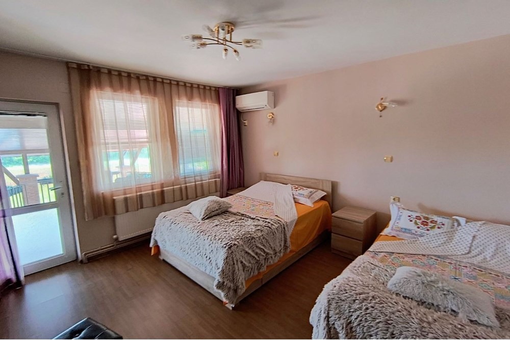 Продава КЪЩА, с. Ловец, област Шумен, снимка 4 - Къщи - 55798386
