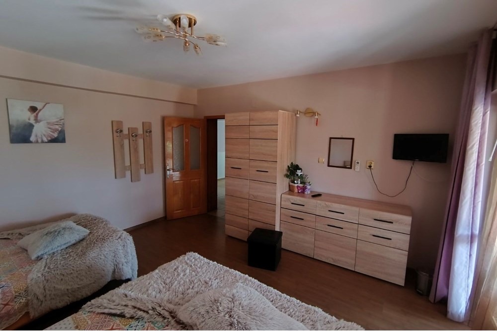 Продава КЪЩА, с. Ловец, област Шумен, снимка 3 - Къщи - 55798386