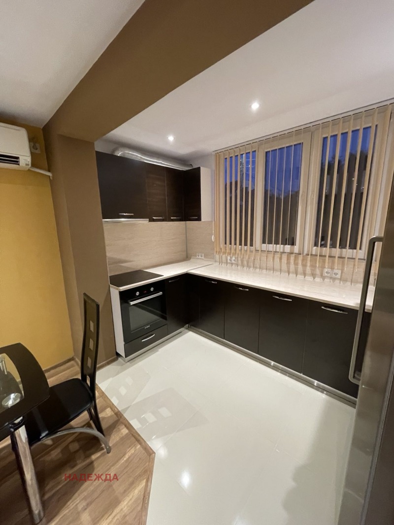 Продава 4-СТАЕН в град Плевен, Широк център - 79 кв.м / 199 000 € » 389 210.17 лв., НАДЕЖДА