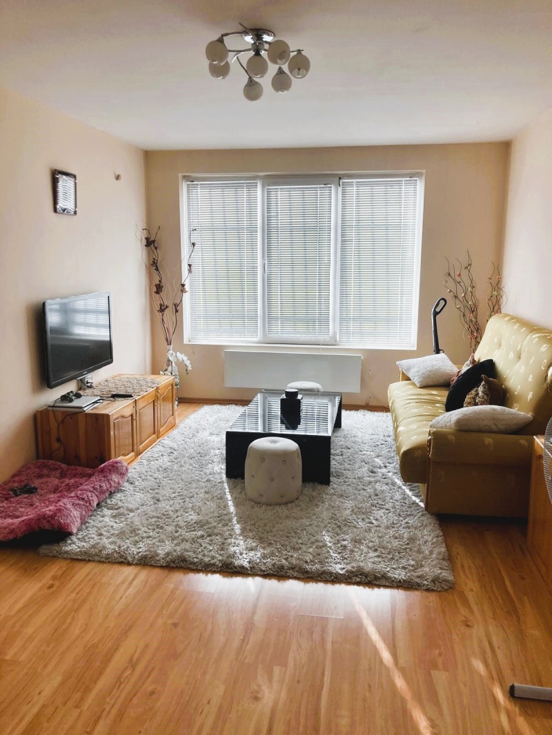 Продава 2-СТАЕН, гр. София, Триъгълника