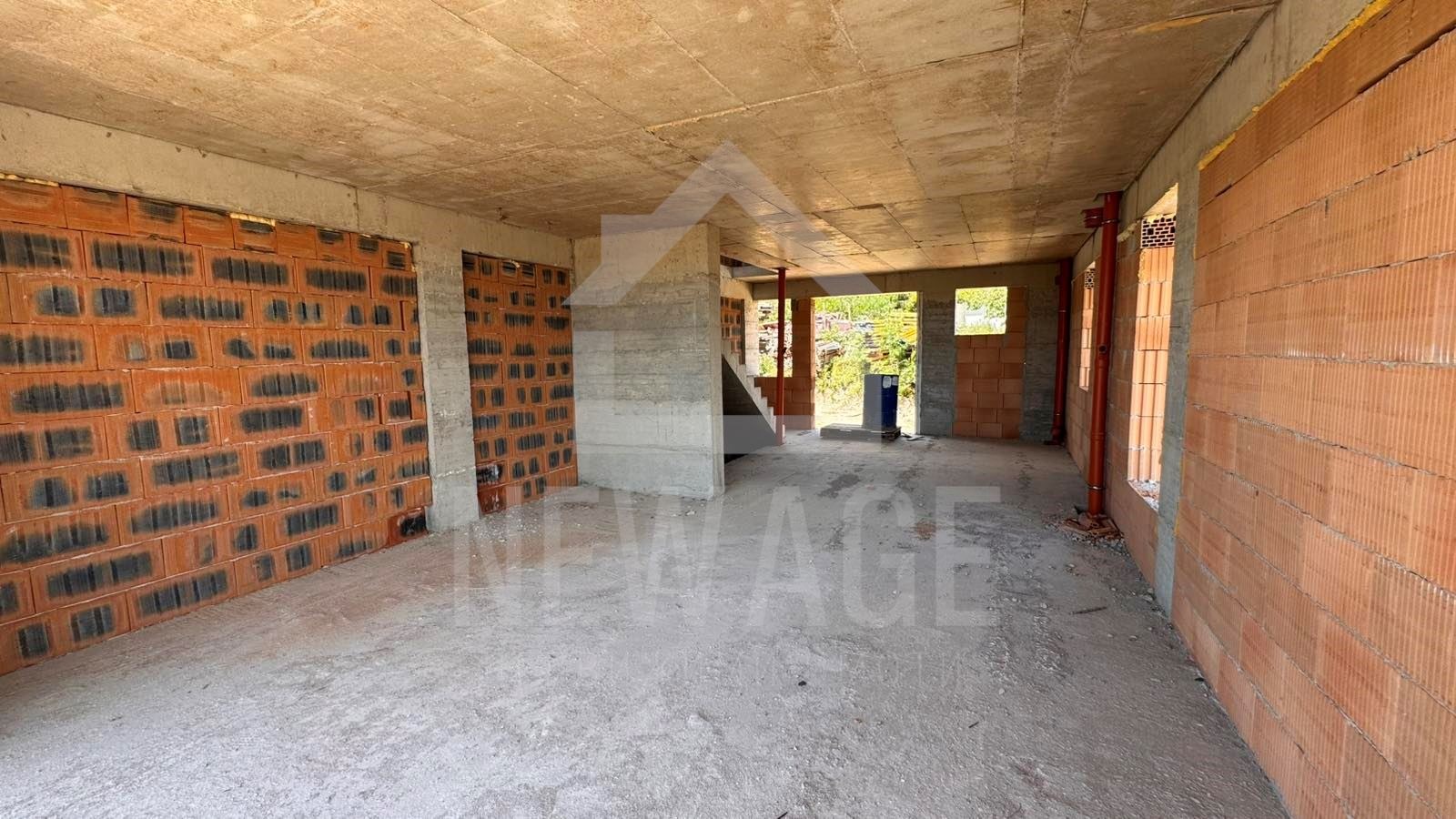 Продава МНОГОСТАЕН, гр. Варна, м-т Горна Трака, снимка 3 - Апартаменти - 55727412