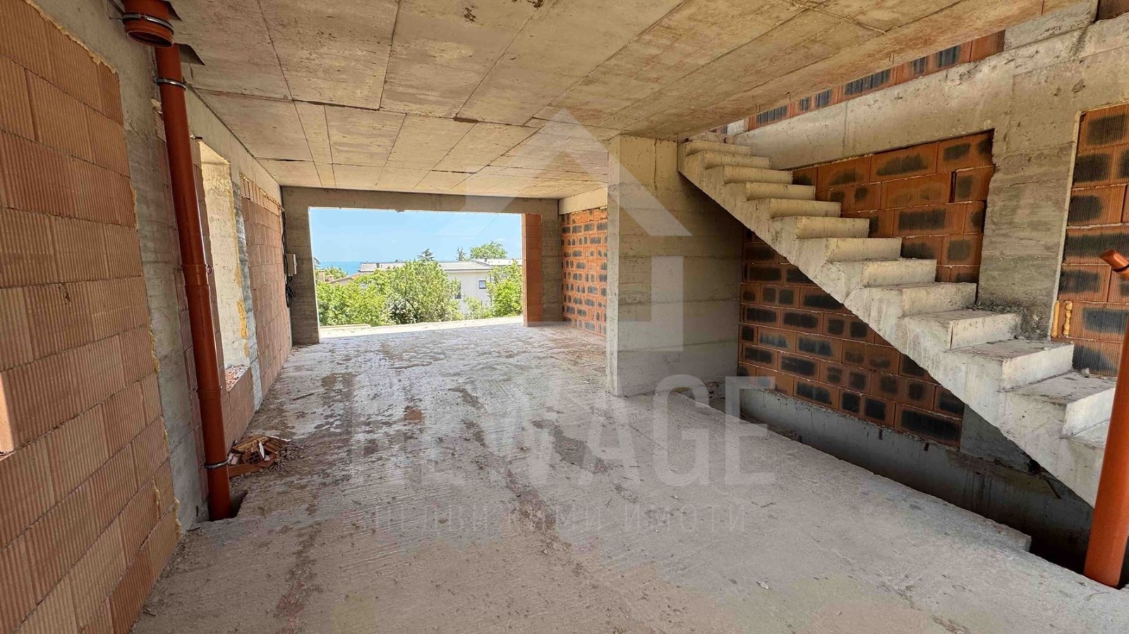 Продава МНОГОСТАЕН, гр. Варна, м-т Горна Трака, снимка 2 - Апартаменти - 55727412