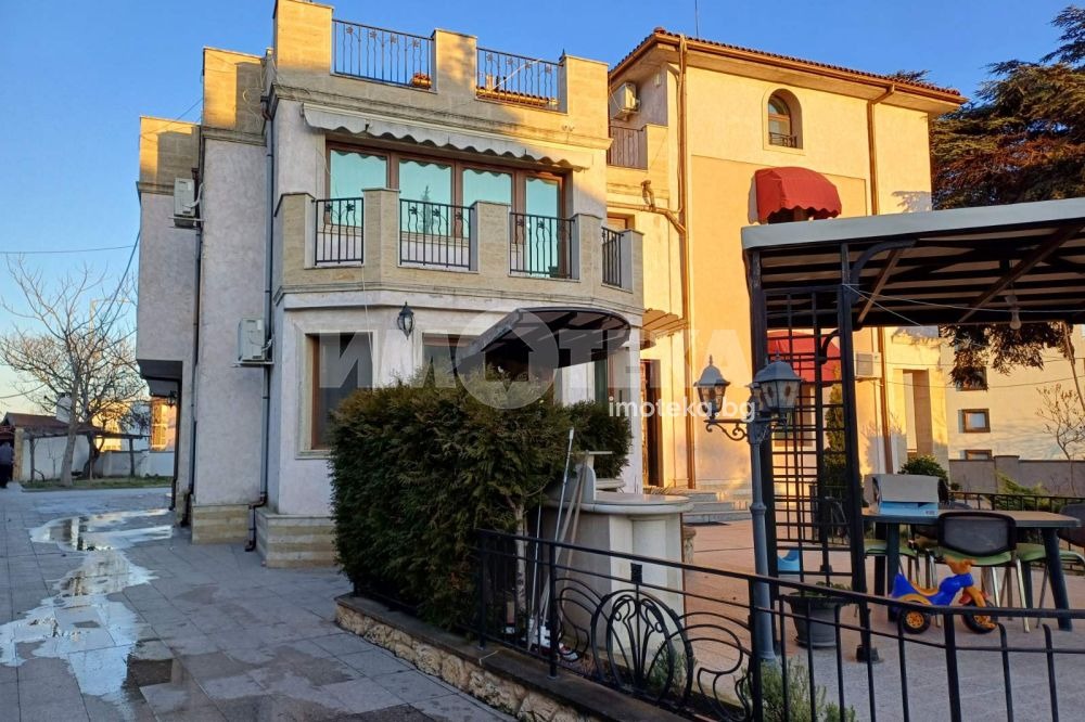 Продава КЪЩА, гр. Варна, м-т Евксиноград, снимка 2 - Къщи - 53706525