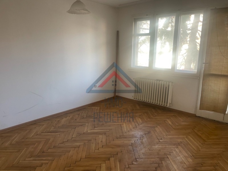 Продава 4-СТАЕН, гр. София, Лагера, снимка 3 - Aпартаменти - 49185362