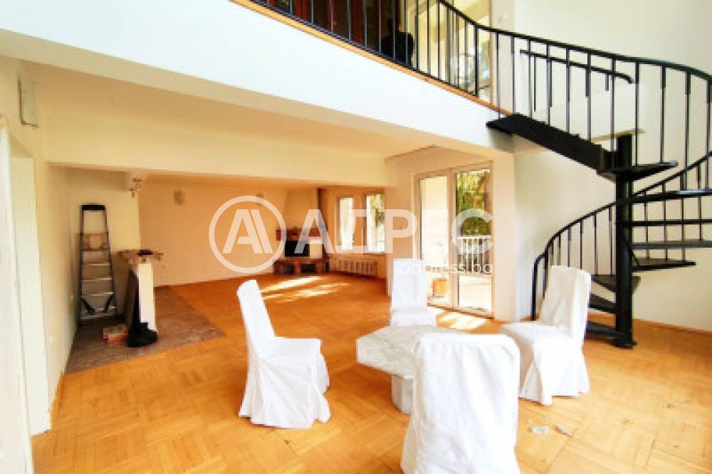 Продава МНОГОСТАЕН, гр. София, Стрелбище, снимка 3 - Апартаменти - 53766389