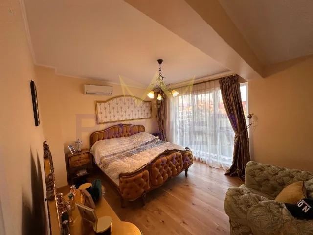 À venda  2 quartos região Burgas , k.k. Slantchev briag , 210 m² | 38512076