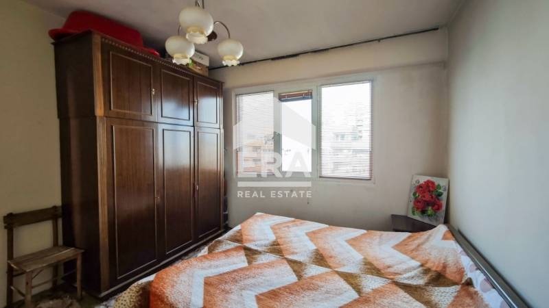 Продава 4-СТАЕН, гр. Търговище, Запад 2, снимка 3 - Апартаменти - 52570508