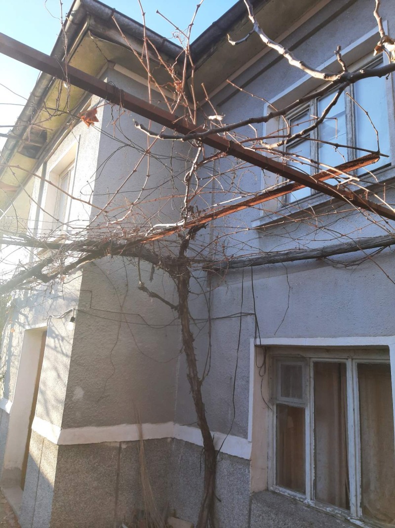 Продава  Къща, област Пловдив, с. Тополово • 38 500 EUR • ID 16915203 — holmes.bg - [1] 