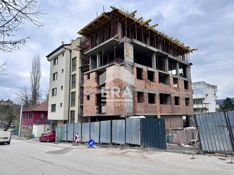 Продава 3-СТАЕН, гр. Велико Търново, Център, снимка 2 - Апартаменти - 52706838