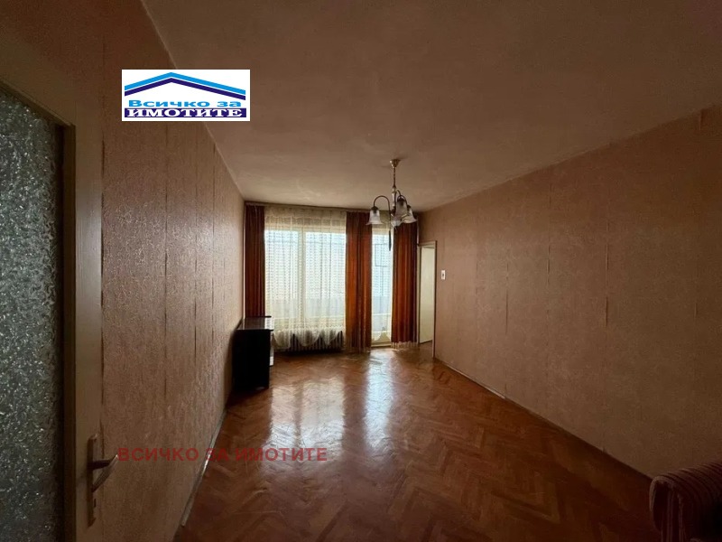 Продава 2-СТАЕН, гр. Русе, Възраждане, снимка 2 - Апартаменти - 52546842