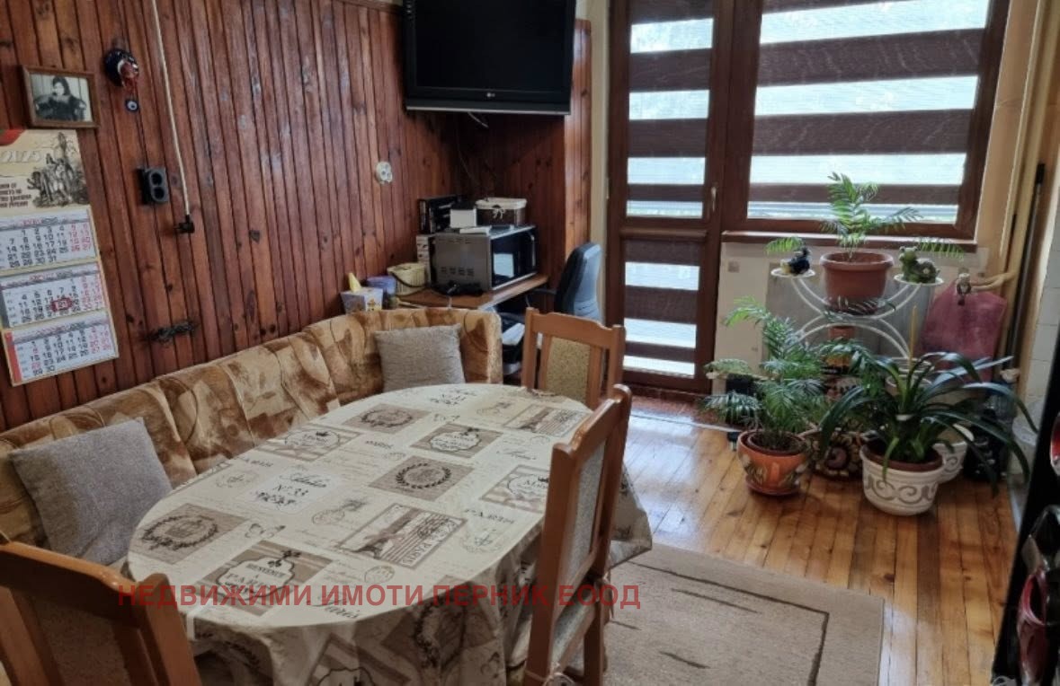 Продава 2-СТАЕН, гр. Перник, Център, снимка 2 - Апартаменти - 54423101