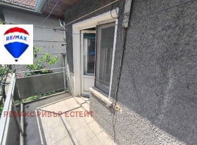 Hus Rodina 2, Ruse 8