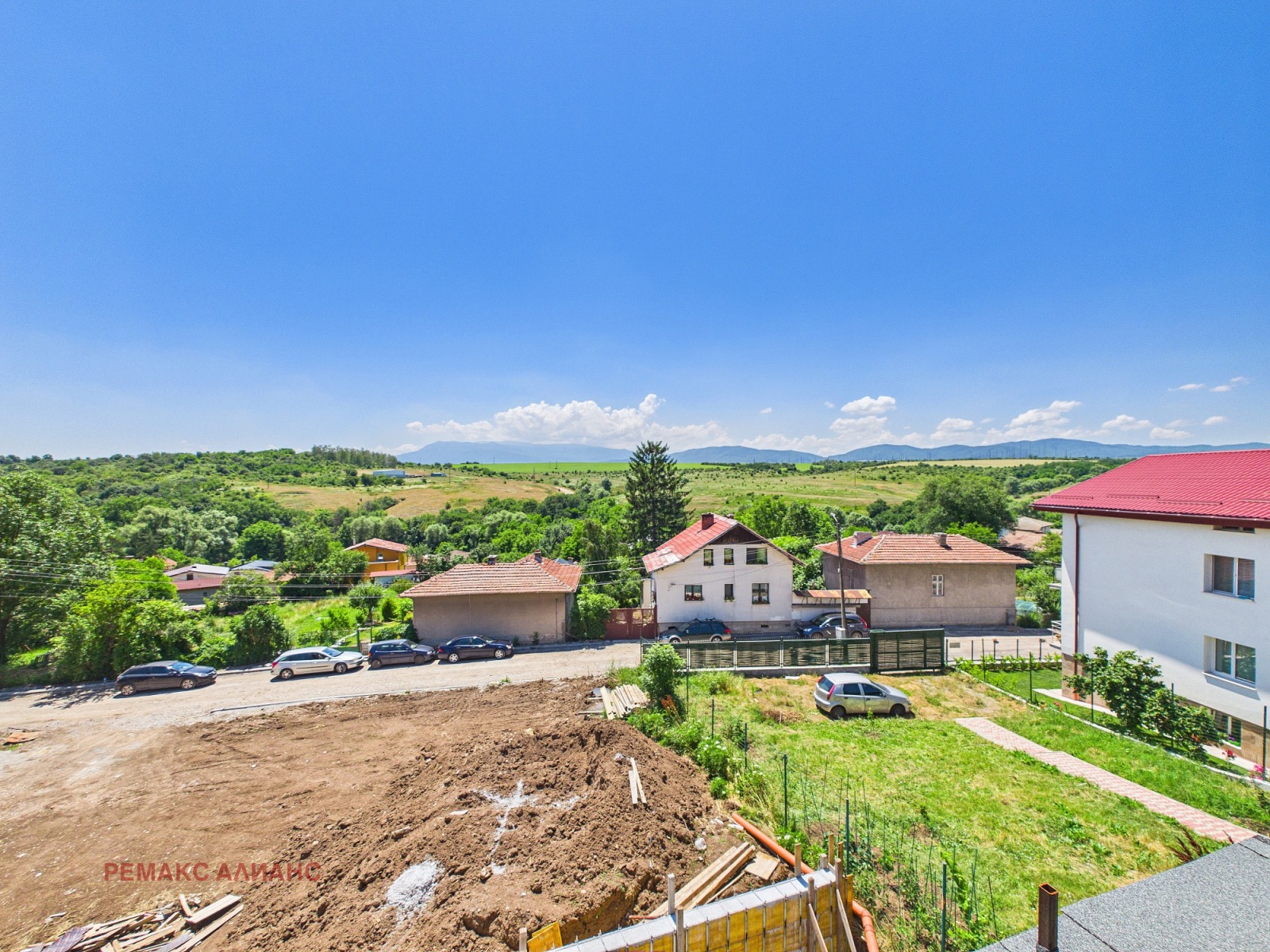 Продава КЪЩА, с. Гурмазово, област София област