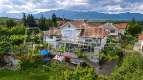 КЪЩА, 237 m2