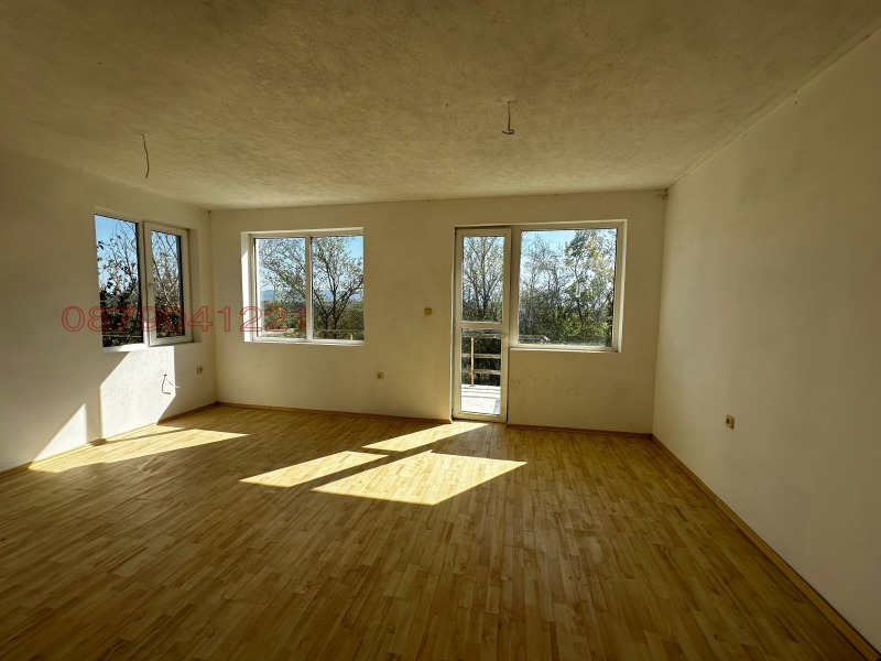 Продава ВИЛА, с. Конево, област Шумен, снимка 4 - Вили - 53557007