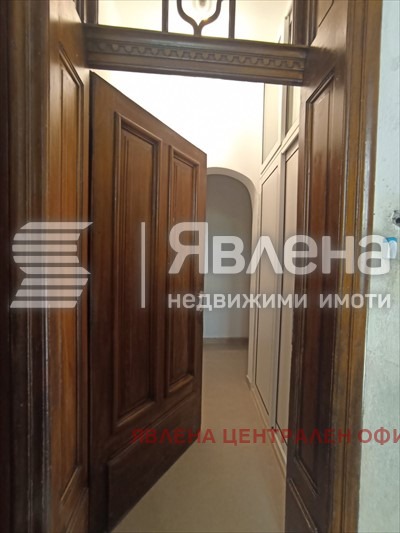 Продава МНОГОСТАЕН, гр. София, Център, снимка 13 - Апартаменти - 56352195