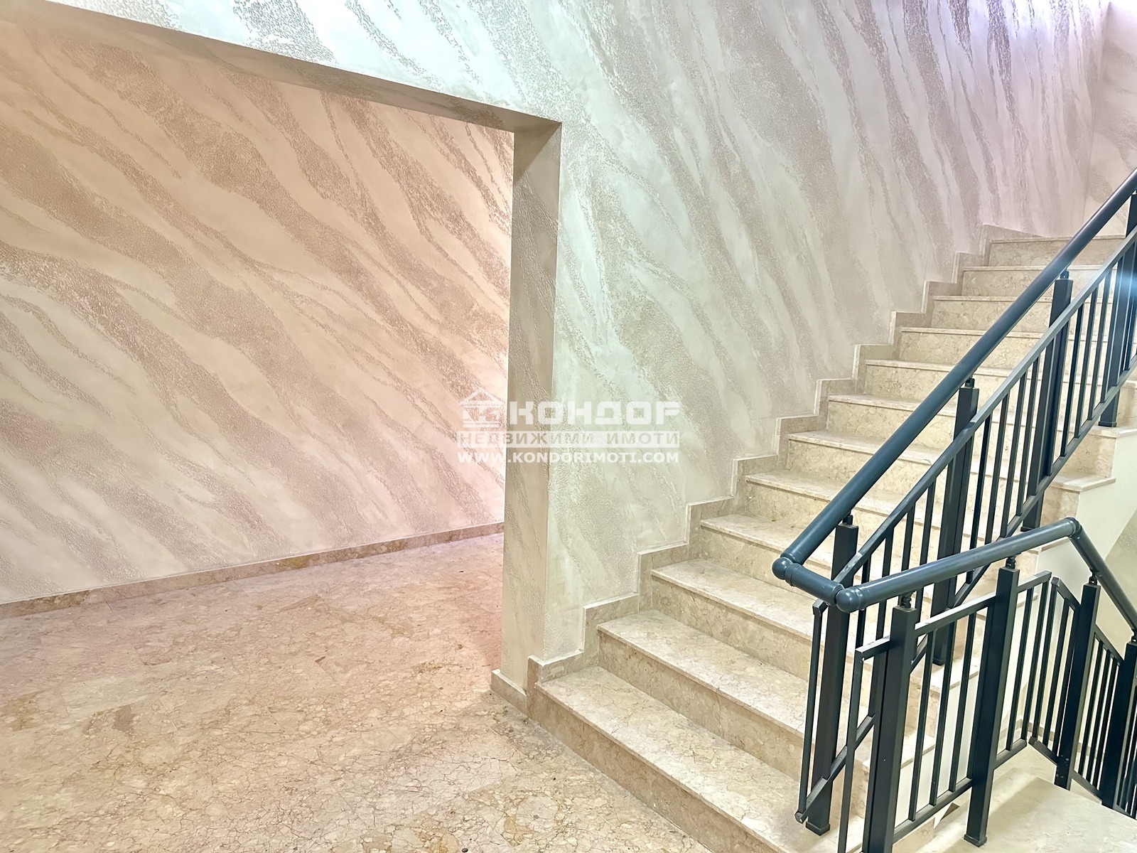 Продава 3-СТАЕН, гр. Пловдив, Кючук Париж, снимка 2 - Апартаменти - 55650822
