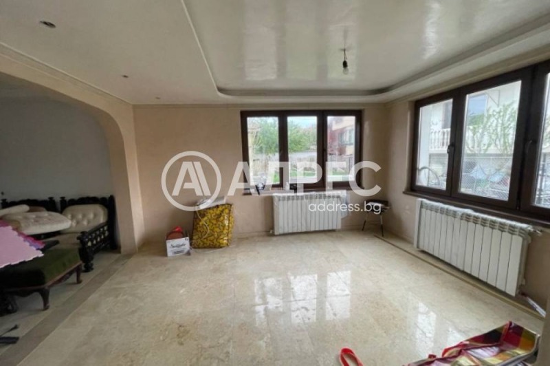 Продава КЪЩА, гр. София, Орландовци, снимка 2 - Къщи - 53520684