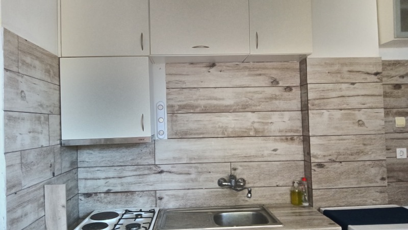 Продава КЪЩА, гр. София, Требич, снимка 2 - Къщи - 52750560