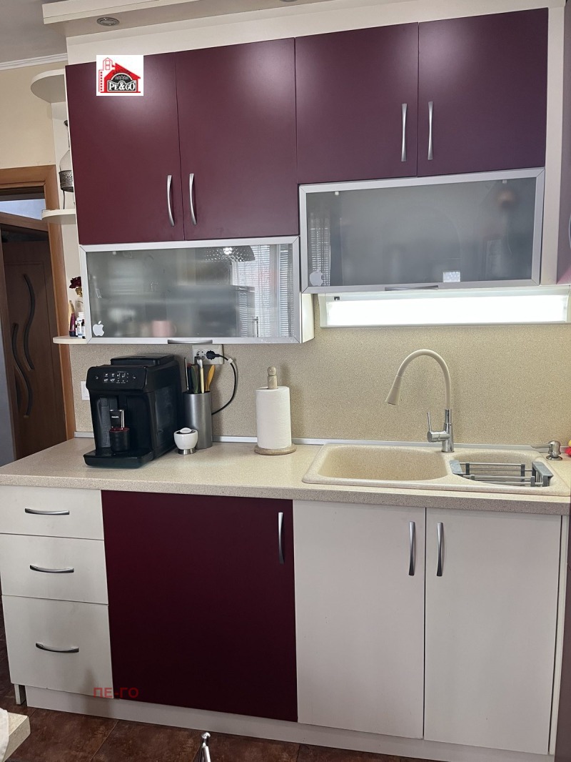 Продава  1-стаен град Пазарджик , Устрем , 43 кв.м | 71548132