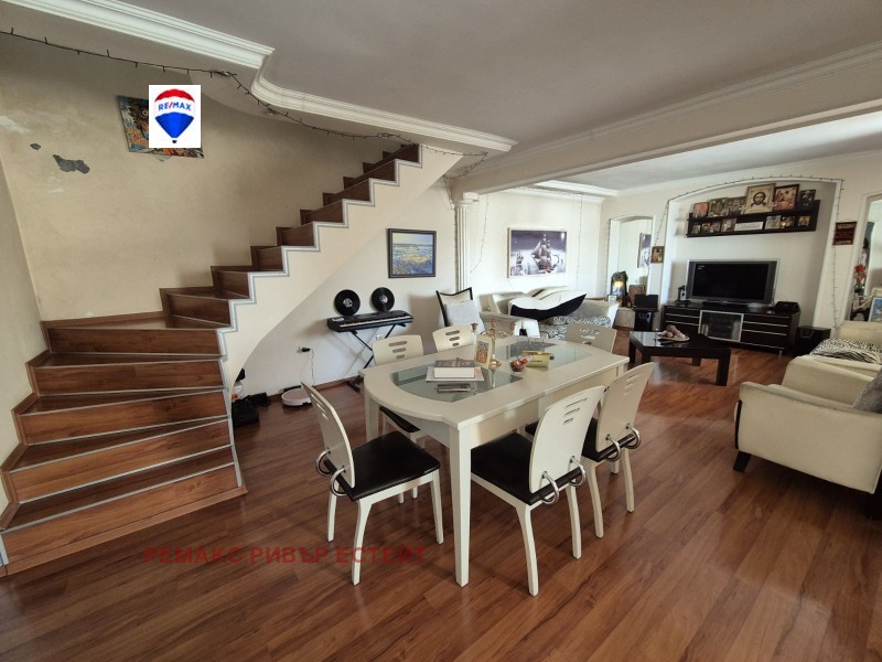 Продава КЪЩА в област Разград, гр. Кубрат - 222 кв.м / 149 900 € » 293 178.92 лв., РЕМАКС РИВЪР ЕСТЕЙТ